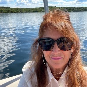 Lovey Carr.       Meet your Posher